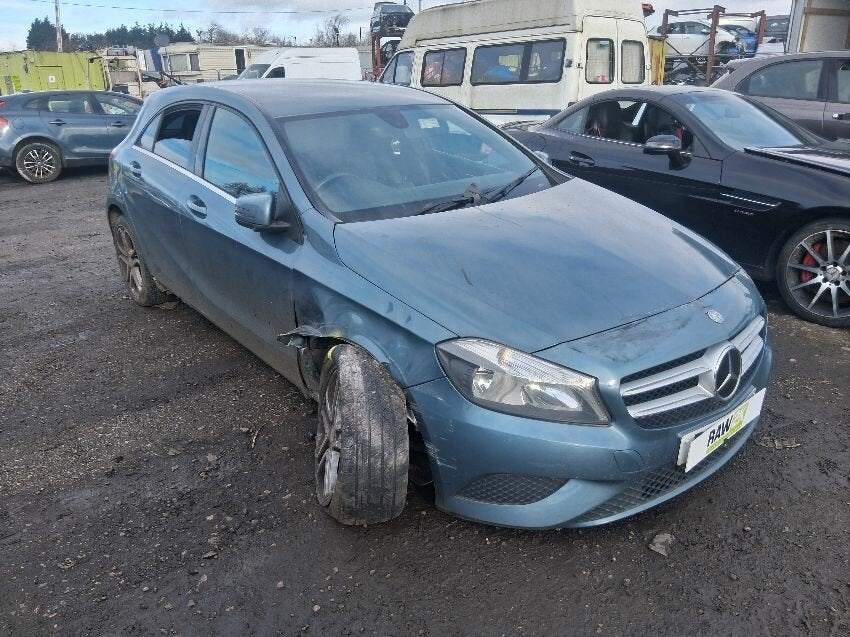 Despiece Mercedes-Benz Clase A W176 (2012-2018) Azul South Seas | Recambios