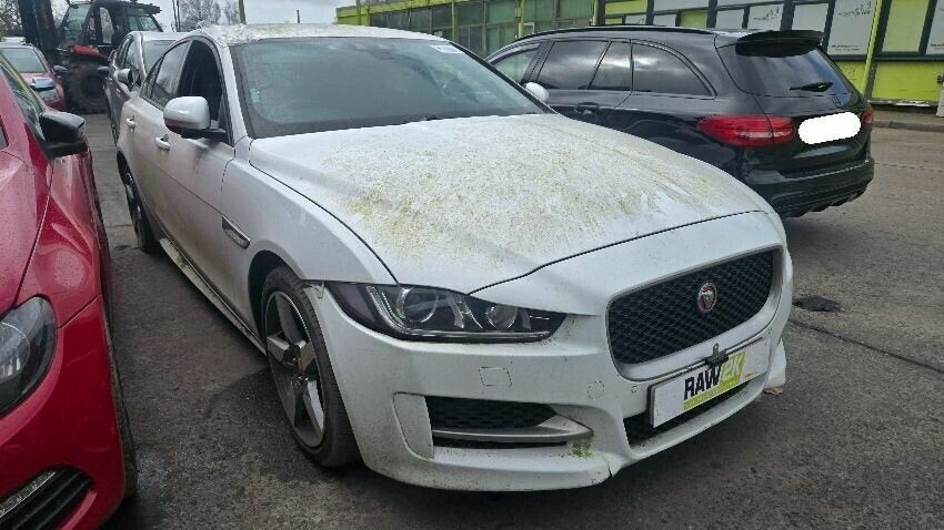 Jaguar XE (X760) 2015-2019 Blanco - Despiece / Recambios Usados