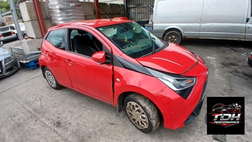 Toyota Aygo AB40 2014-2021 Rojo - Despiece / Recambios