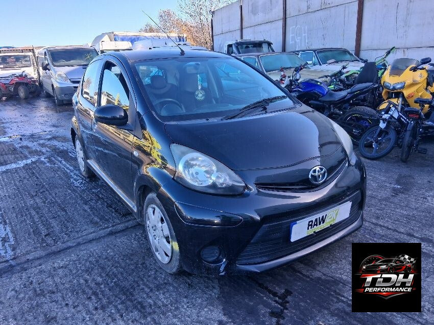 Toyota Aygo AB10 (2012-2014) Negro - Despiece / Recambios