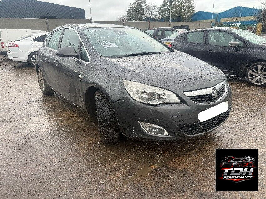 Vauxhall Astra J (2009-2015) Gris - Despiece / Recambios Usados