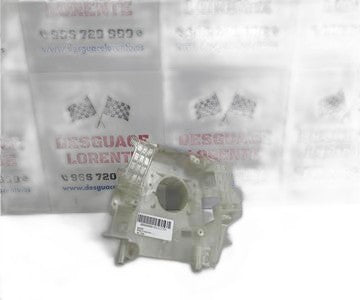 Moldura puerta delantera derecha 17D682 de Mazda 5 (cw)
