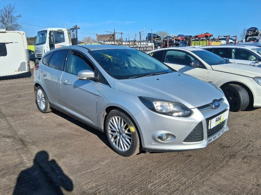Ford Focus Mk3 (2011-2014) Plateado - Despiece / Recambios
