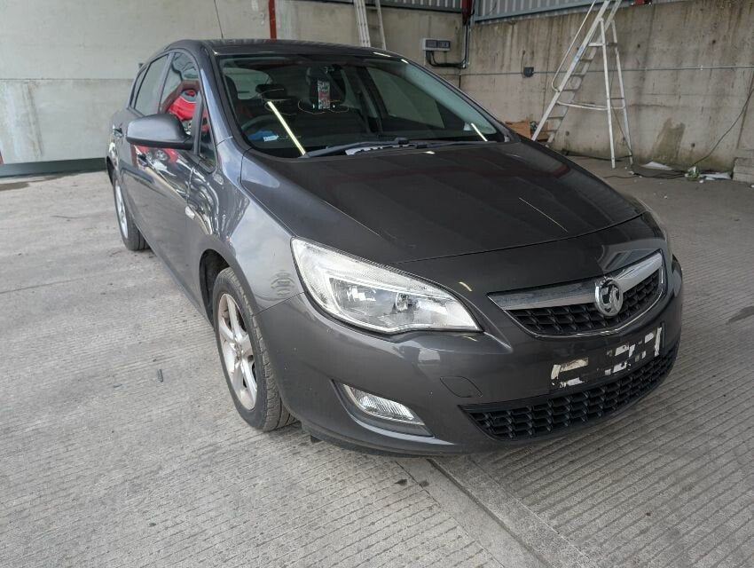 Despiece / Recambios Vauxhall Opel Astra J (2009-2015) Gris Berlina