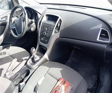 Opel Astra J Berlina 5P 1.7 Cosmo 2009 - Despiece