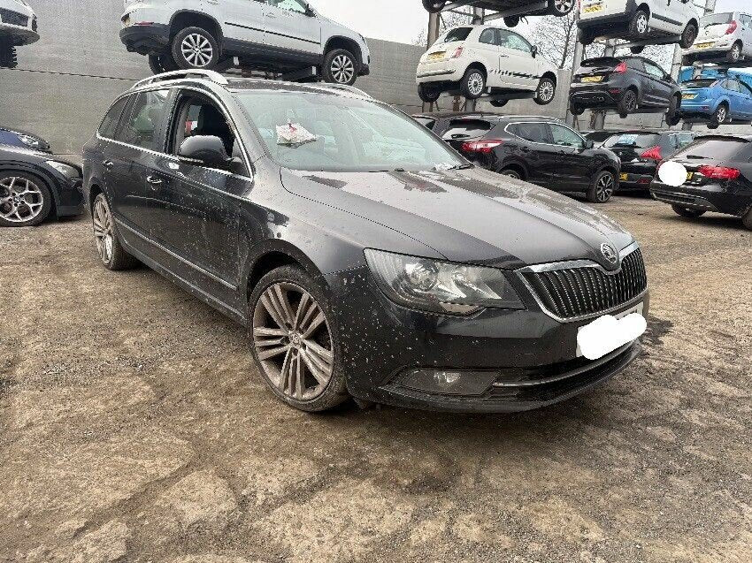 Skoda Superb II Combi (3T) Facelift 2013-2015 Negro | Despiece / Recambios