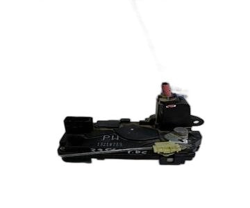 Cerradura puerta trasera derecha 13210739 de Opel Zafira b