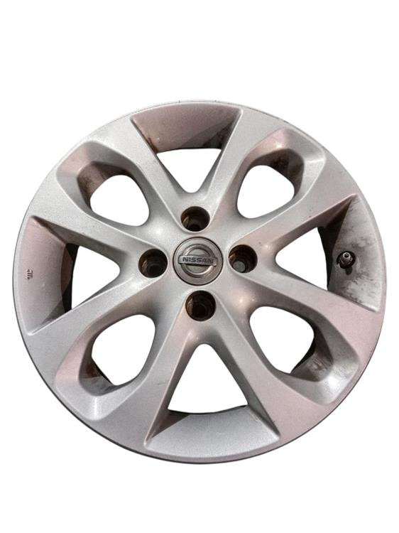 Llanta Nissan Micra