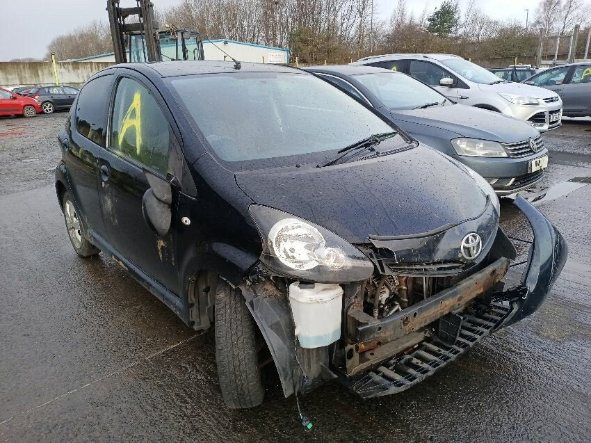 Toyota Aygo AB10 2012-2014 Negro - Despiece / Recambios Usados