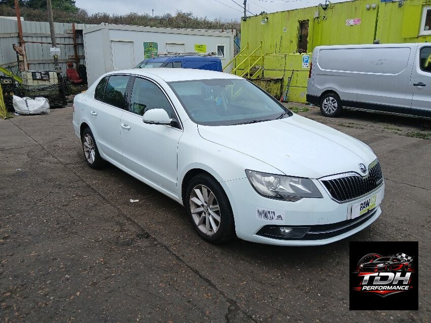 Skoda Superb II (3T) 2013-2015 Berlina Blanco - Despiece / Recambios