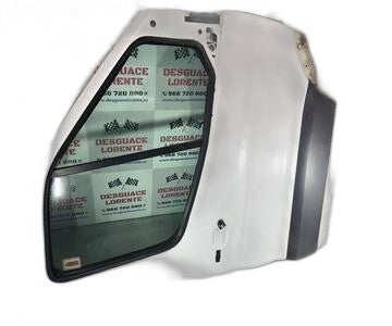 Puerta delantera derecha de Ford Transit bus (ttg)
