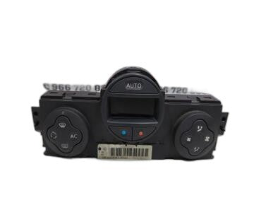 Mando calefacción 8200070752 de Renault Megane ii berlina 5p