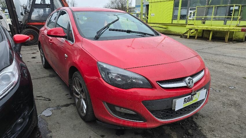 Opel Astra J (2009-2015) Despiece Completo Recambios Rojo