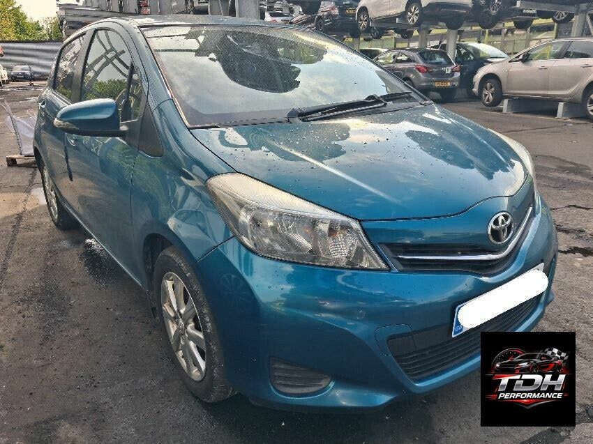 Toyota Yaris XP130 (2011-2014) Azul Turquesa - Despiece / Recambios