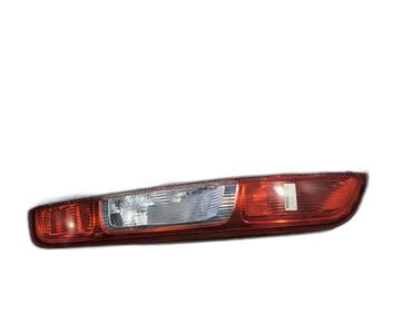 Piloto trasero izquierdo 4m5113405 de Ford Focus berlina (cap)