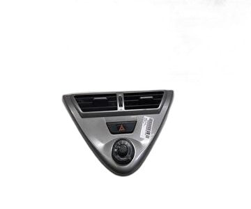 Consola central salpicadero 5567074010 de Toyota Iq (nuj1/ngj1/kgj1)