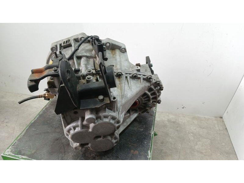 Caja de Cambios Manual Kia Carnival Ex 4300038050