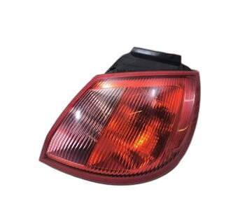 Piloto trasero derecho MR957366 de Mitsubishi Colt cz3 berl. 3 (z30)