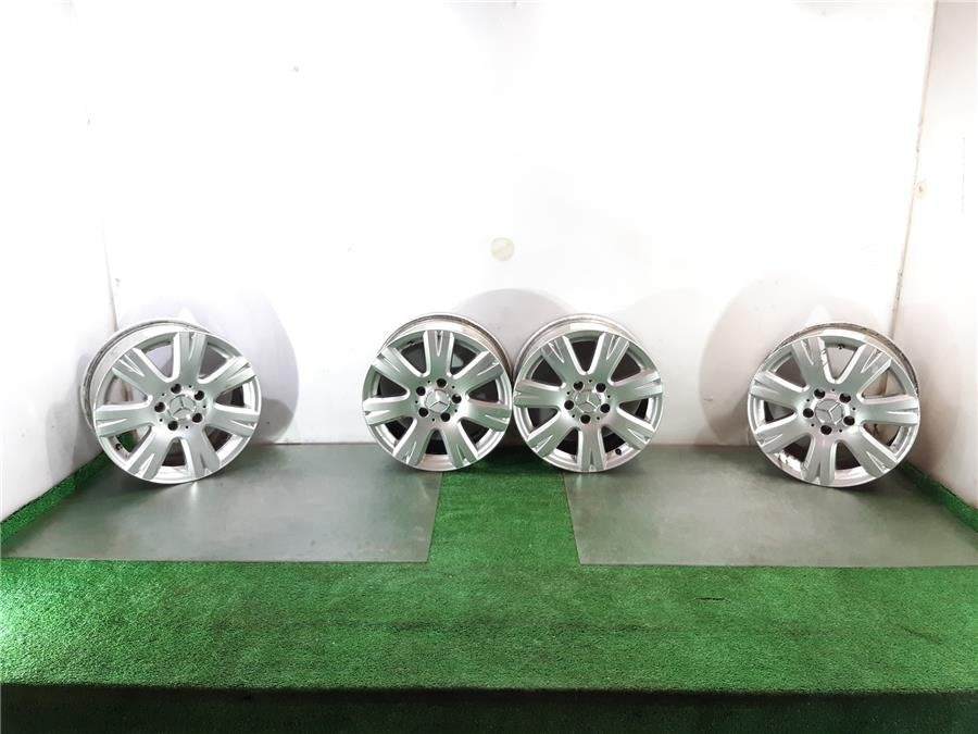 Juego Llantas Mercedes-Benz - Clase C