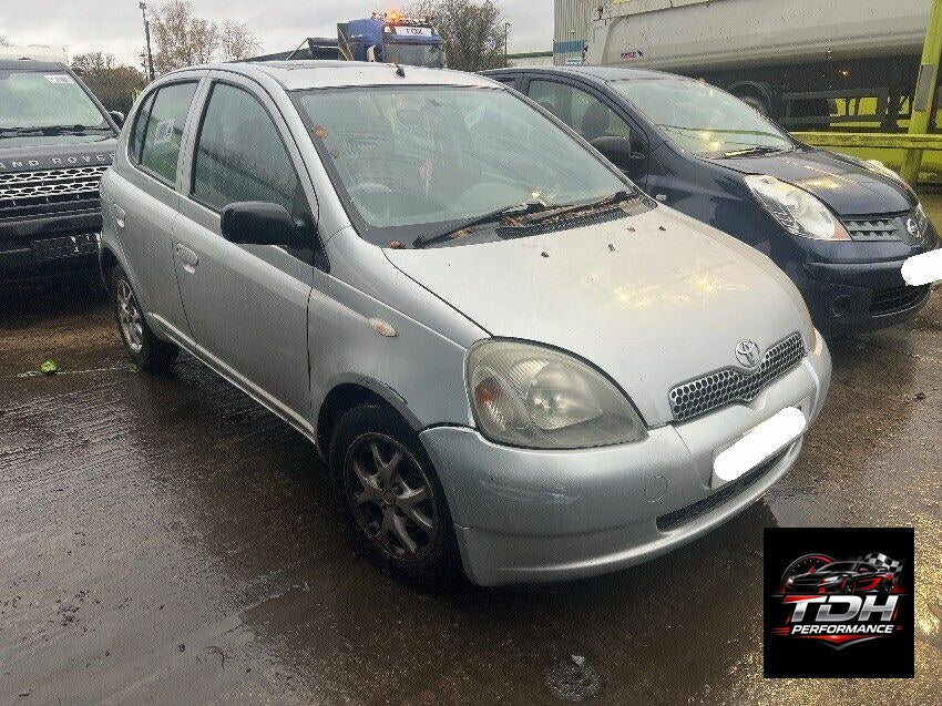 Toyota Yaris XP10 (1999-2005) Hatchback Plateado - Despiece / Recambios