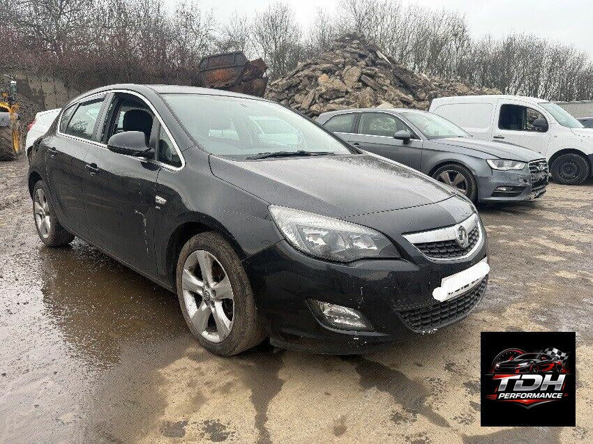 Despiece / Recambios Opel Astra J 2009-2015 Hatchback Negro