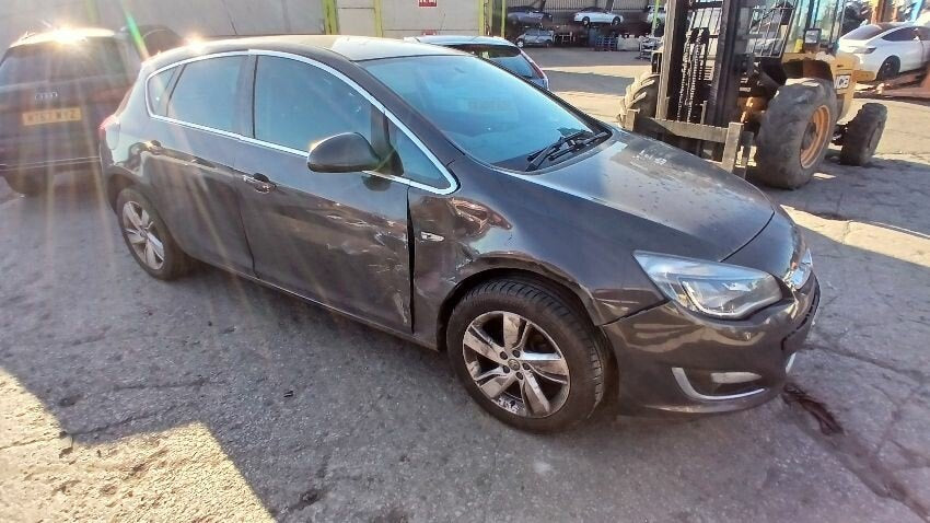 Despiece / Recambios Opel Astra J Hatchback 2009-2015 Gris Antracita