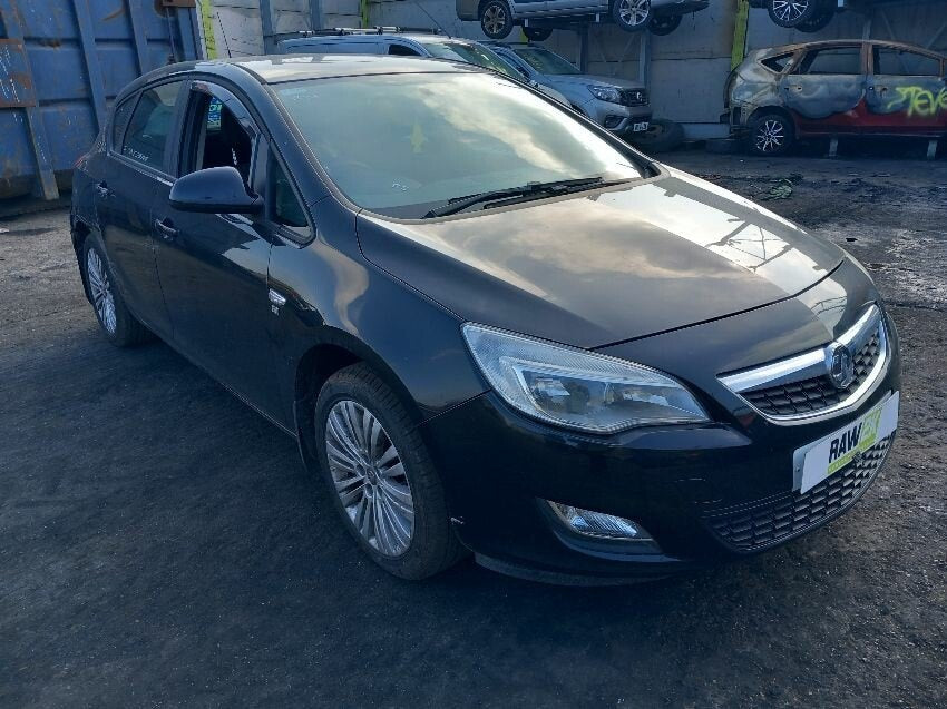 Despiece / Recambios Opel Astra J (2009-2015) Negro Berlina