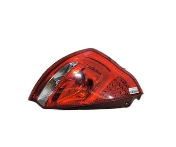 Piloto trasero izquierdo 8A6113405 de Ford Fiesta (cb1)