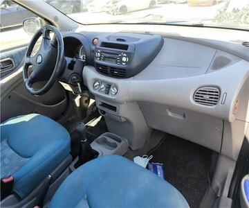 Nissan Almera Tino 1.8 Comfort 2000 - Despiece