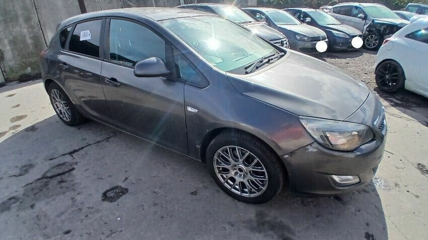 Despiece / Recambios Opel Astra J Hatchback (2009-2015) Gris Técnico