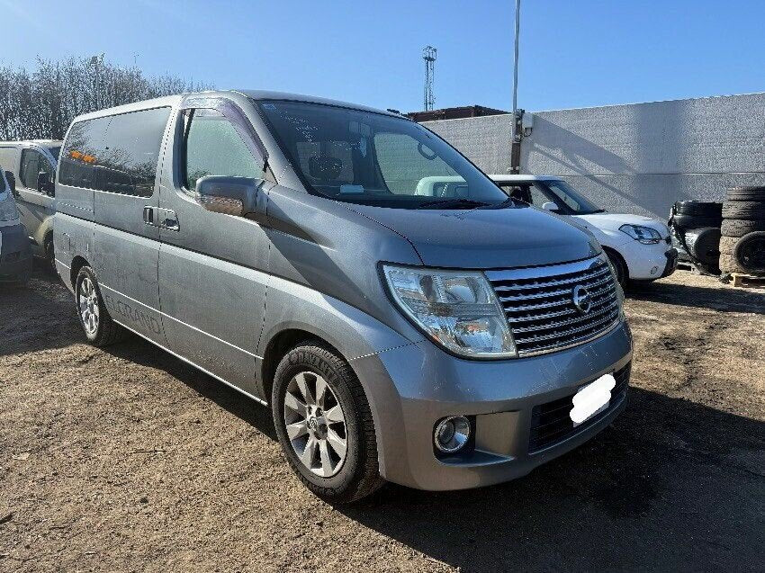Nissan Elgrand E51 (2002-2010) Gris - Despiece / Recambios